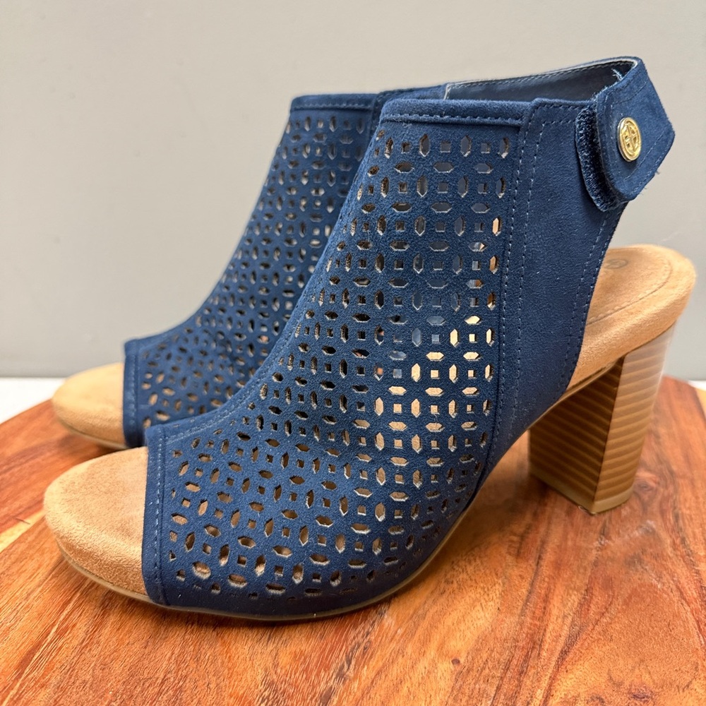 Giani Bernini Women's Jabril Memory Foam Shooties‎ w Perforations Navy Size7.5